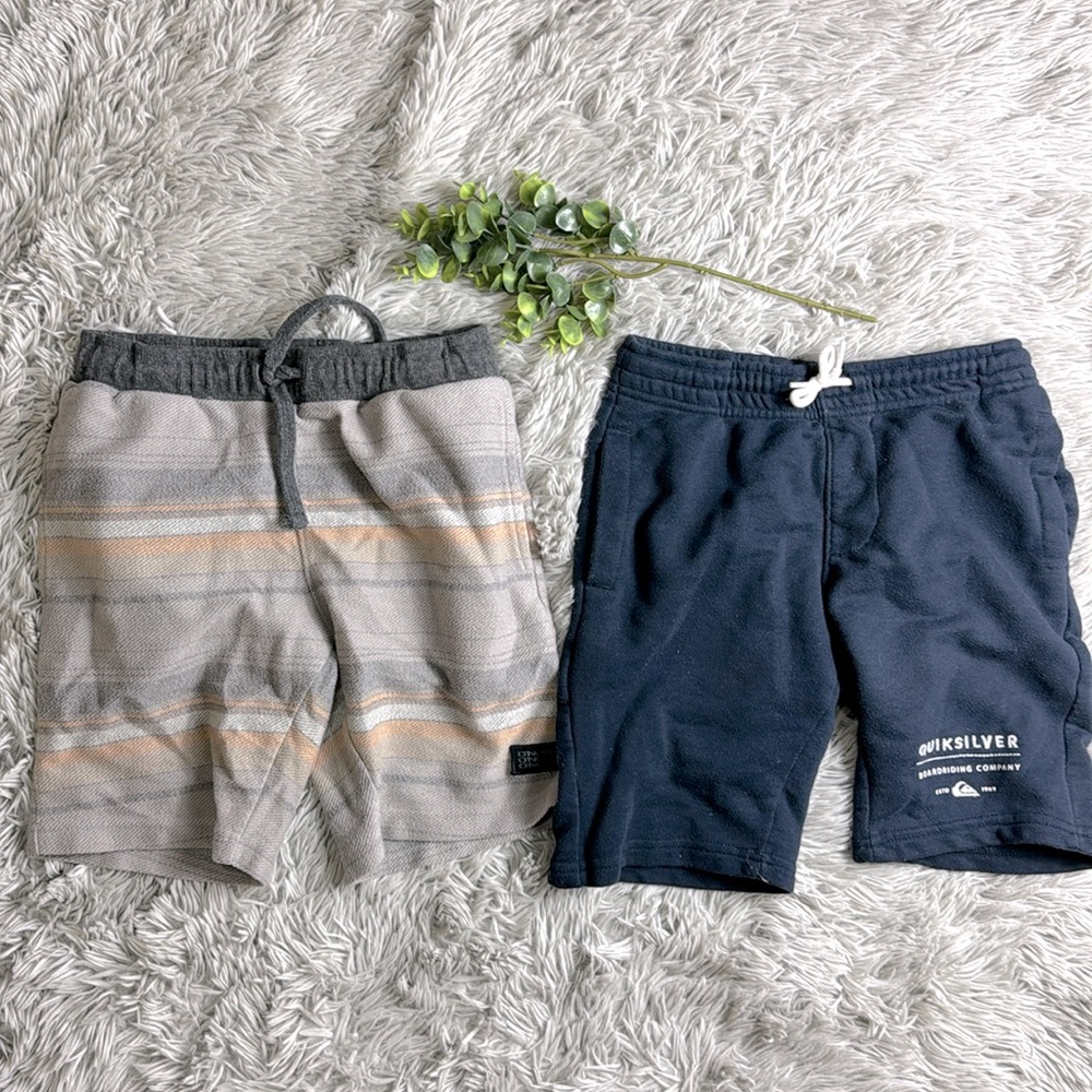Surfer  Boys shorts bundle size S